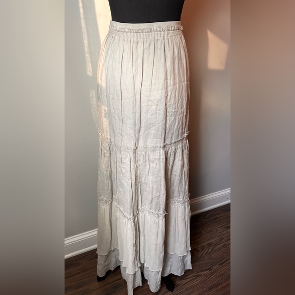 Elie Tahari Glady’s Sand Skirt - Picture 3 of 9